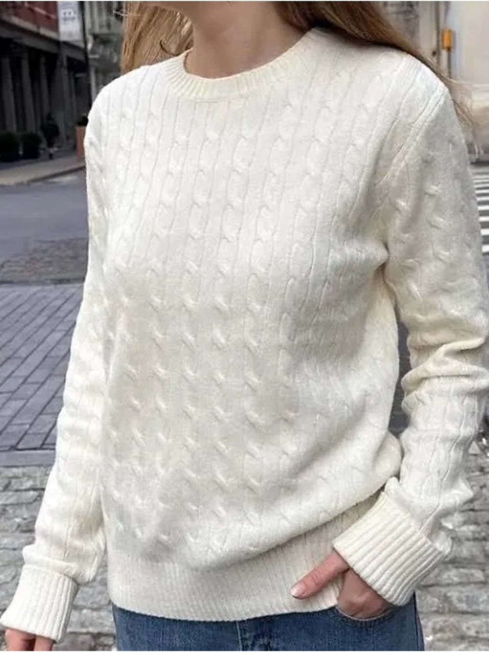 Brandy Melville Cable-Knit Crewneck Sweater in Cream
